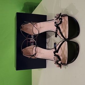Good Condition Black/Pink Leather Pink Sandals